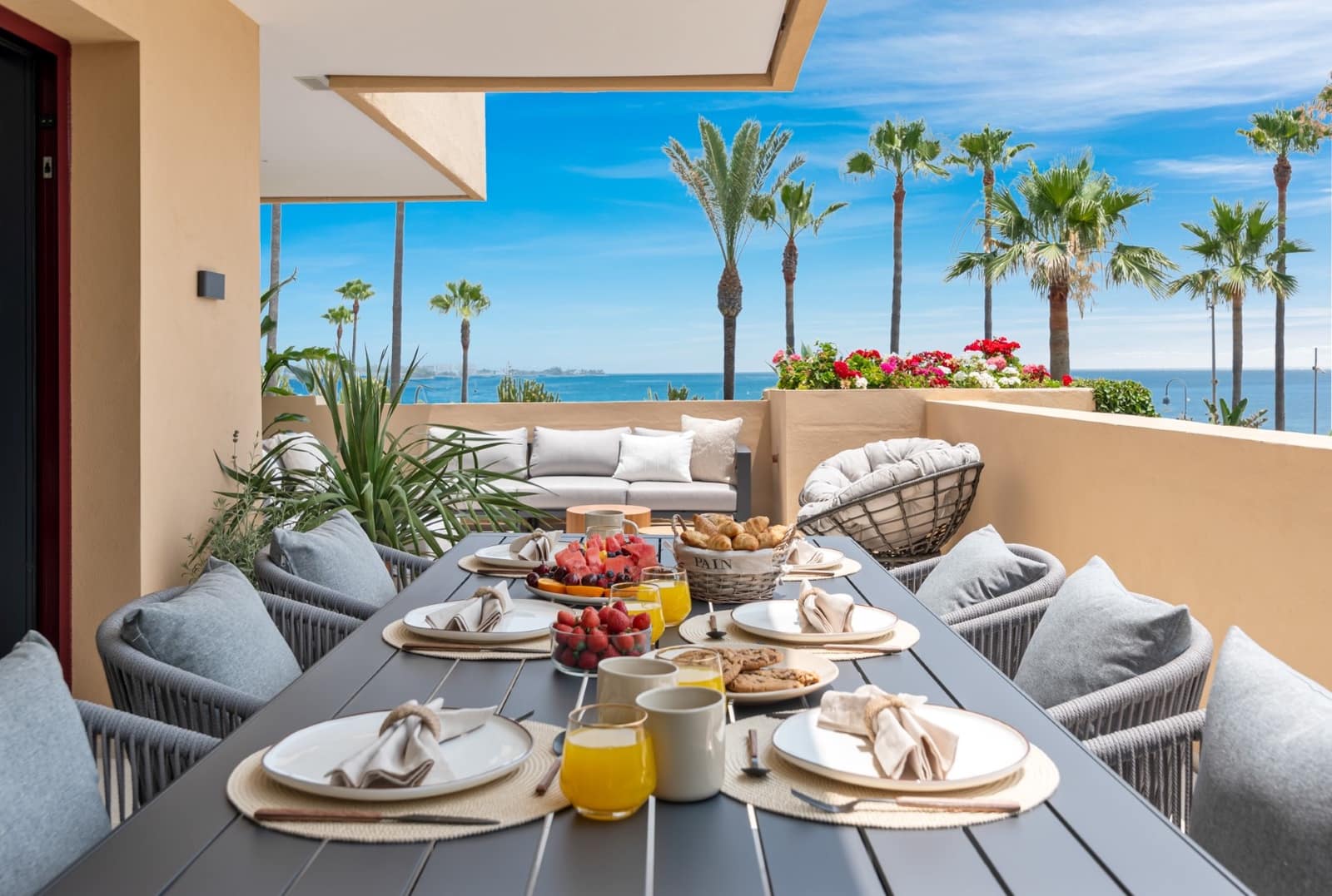 3 chambre Appartement à vendre à Estepona avec piscine garage - 1 995 000 € (Ref: 8103939)