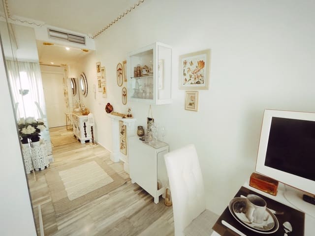 Studio til salg i Marbella med swimmingpool - € 210.000 (Ref: 8148251)