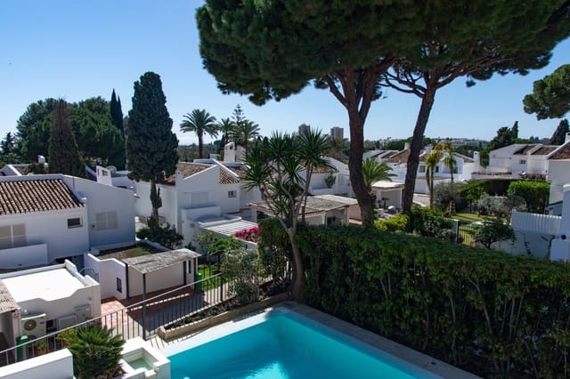 4 soveværelse Villa til salg i Marbella med swimmingpool garage - € 2.175.000 (Ref: 8213355)