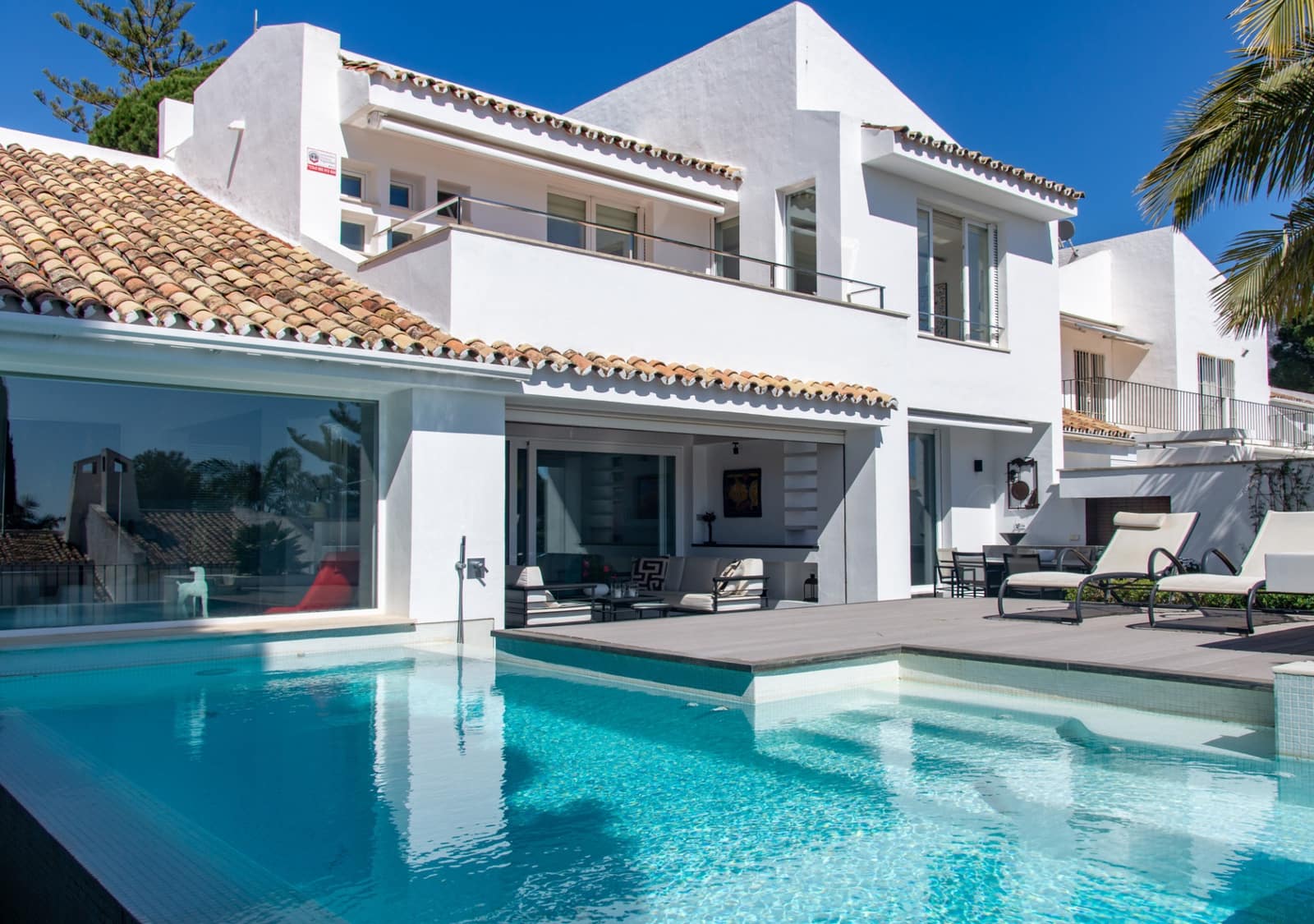 Chalet de 4 habitaciones en Marbella en venta con piscina garaje - 2.175.000 € (Ref: 8213355)