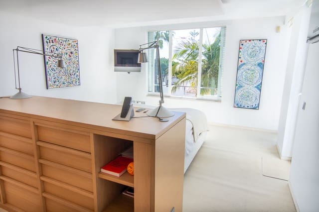 4 soveværelse Villa til salg i Marbella med swimmingpool garage - € 2.175.000 (Ref: 8213355)