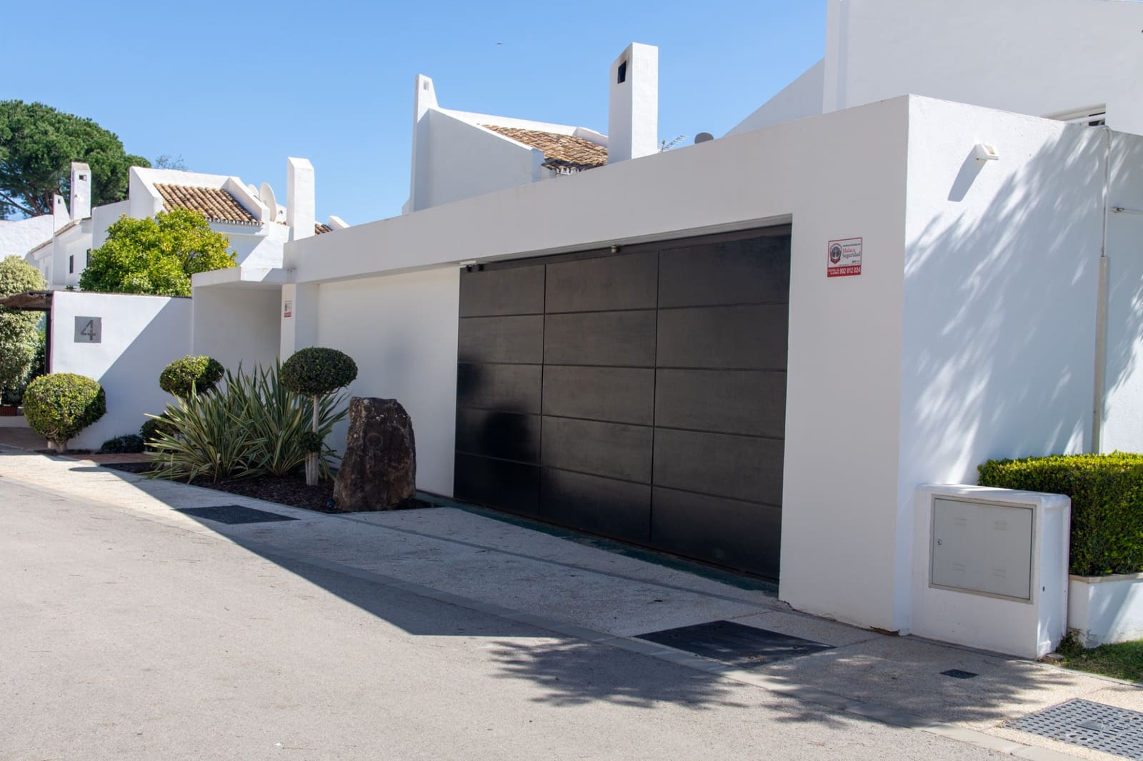 Chalet de 4 habitaciones en Marbella en venta con piscina garaje - 2.175.000 € (Ref: 8213355)