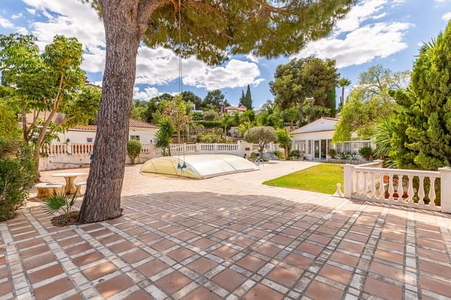 4 soverom Villa til salgs i Torremolinos med svømmebasseng garasje - € 1 180 000 (Ref: 8278692)