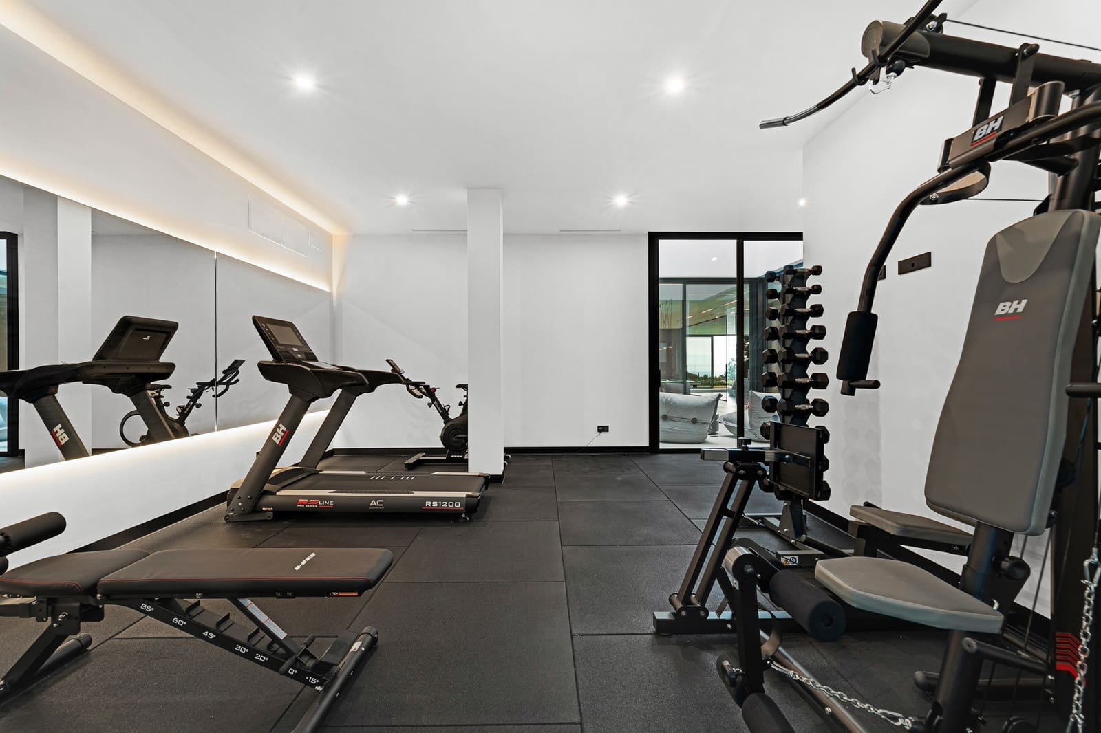 6 soveværelse Villa til salg i El Madronal med swimmingpool garage - € 7.000.000 (Ref: 8302859)