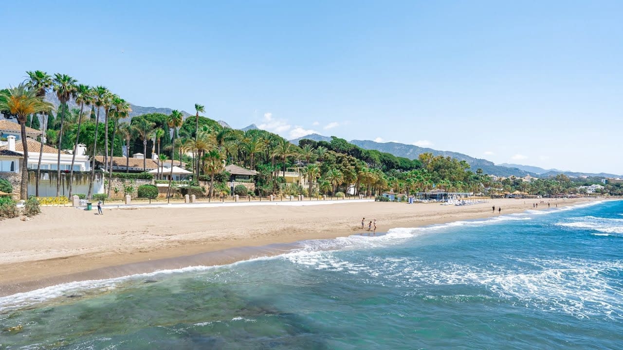 3 sypialnia Willa na sprzedaż w Marbella z basenem garażem - 2 700 000 € (Ref: 8308274)