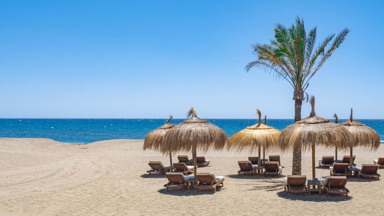 3 sypialnia Willa na sprzedaż w Marbella z basenem garażem - 2 700 000 € (Ref: 8308274)