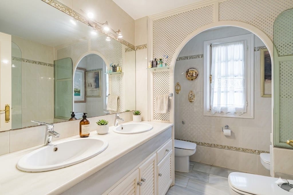 3 sovrum Villa till salu i Marbella med pool garage - 2 700 000 € (Ref: 8308274)