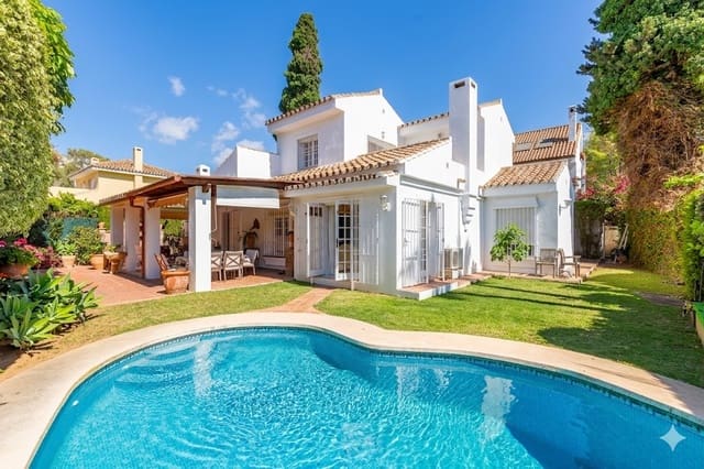 3 sypialnia Willa na sprzedaż w Marbella z basenem garażem - 2 700 000 € (Ref: 8308274)