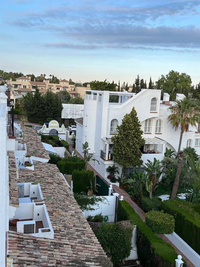 2 soveværelse Penthouse til salg i Marbella med swimmingpool garage - € 500.000 (Ref: 8313693)