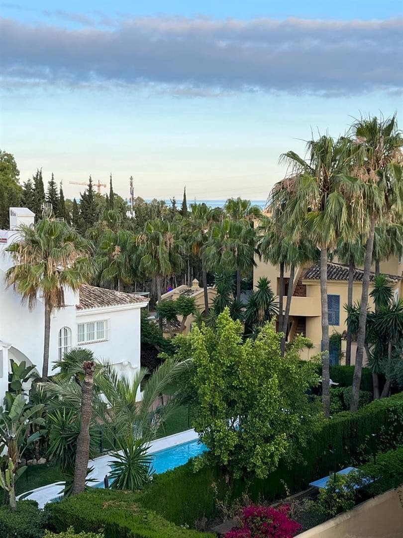 2 soveværelse Penthouse til salg i Marbella med swimmingpool garage - € 500.000 (Ref: 8313693)