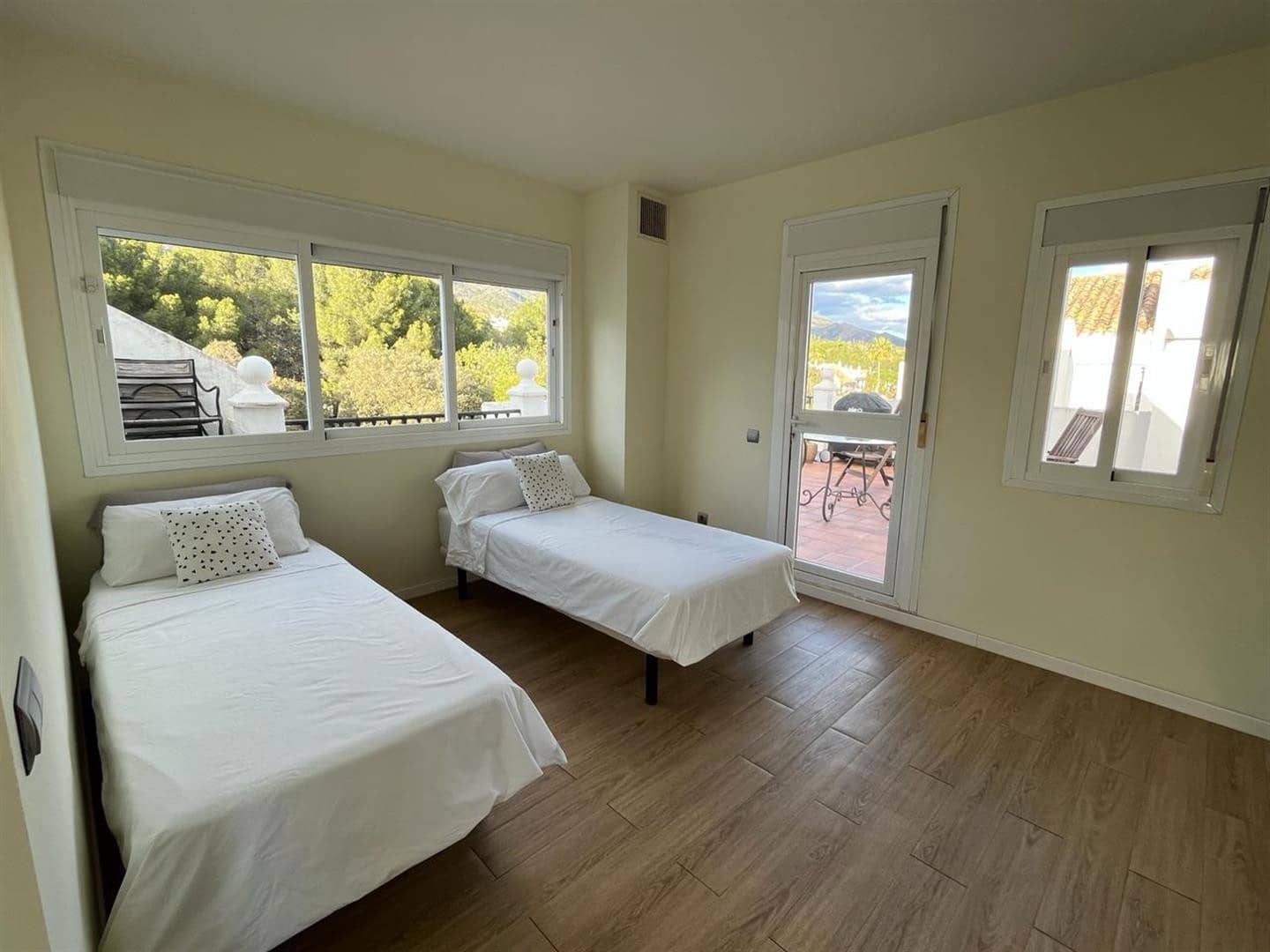 2 soveværelse Penthouse til salg i Marbella med swimmingpool garage - € 500.000 (Ref: 8313693)