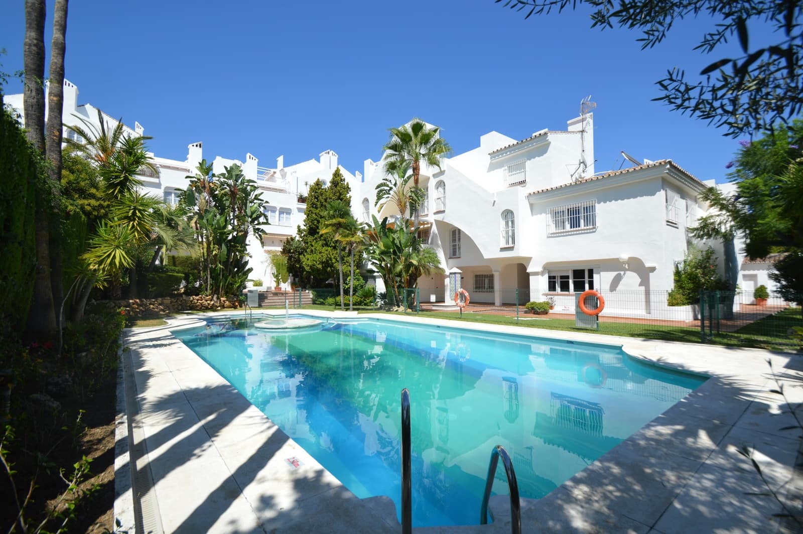 2 slaapkamer Penthouse te koop in Marbella met zwembad garage - € 500.000 (Ref: 8313693)