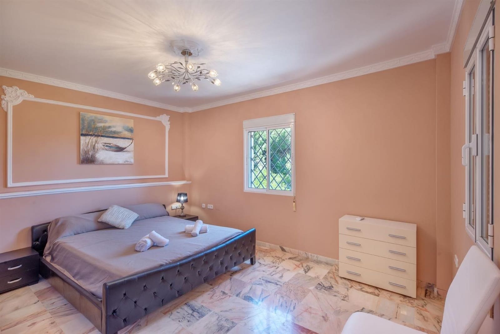 10 bedroom Villa for sale in Marbella with pool garage - € 1,880,000 (Ref: 8313694)