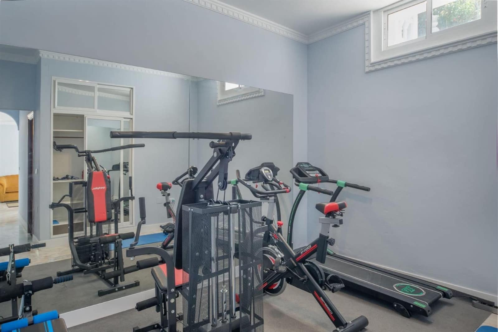 10 bedroom Villa for sale in Marbella with pool garage - € 1,880,000 (Ref: 8313694)