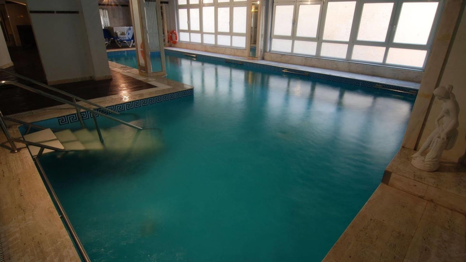 80 Zimmer Hotel zu verkaufen in Fuentes de Bejar mit Pool - 3.600.000 € (Ref: 8359682)