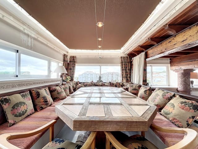 3 bedroom Penthouse for sale in La Duquesa / Puerto de la Duquesa, Manilva with garage - € 695,000 (Ref: 8359684)