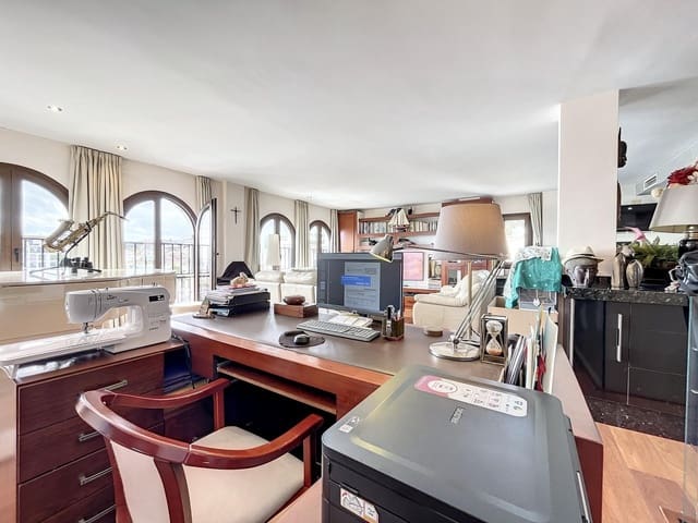 3 makuuhuone Kattohuoneisto myytävänä paikassa La Duquesa / Puerto de la Duquesa, Manilva mukana 
autotalli - 695 000 € (Ref: 8359684)