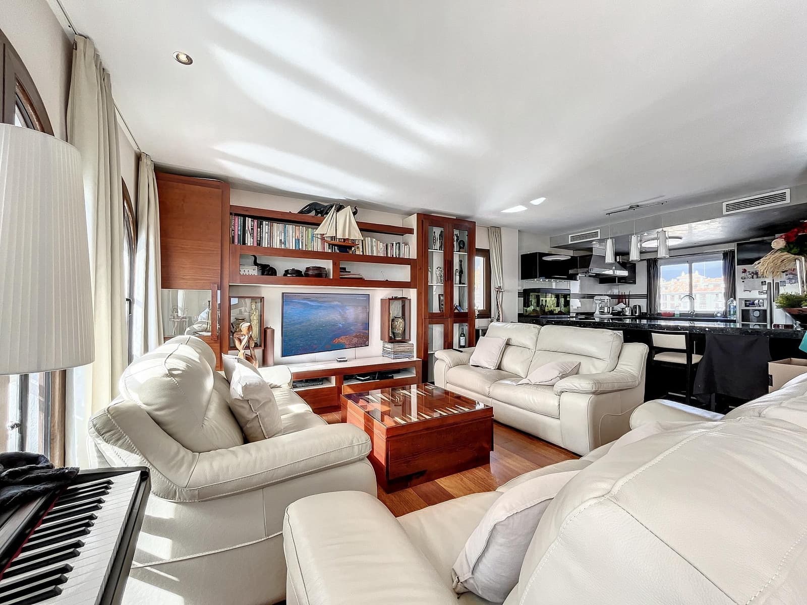 3 chambre Penthouse à vendre à La Duquesa / Puerto de la Duquesa avec garage - 695 000 € (Ref: 8359684)
