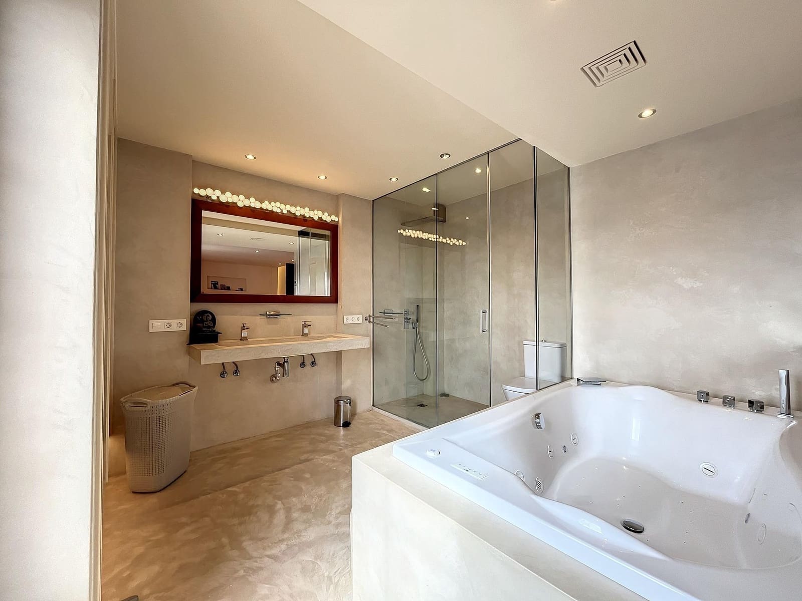 3 chambre Penthouse à vendre à La Duquesa / Puerto de la Duquesa avec garage - 695 000 € (Ref: 8359684)