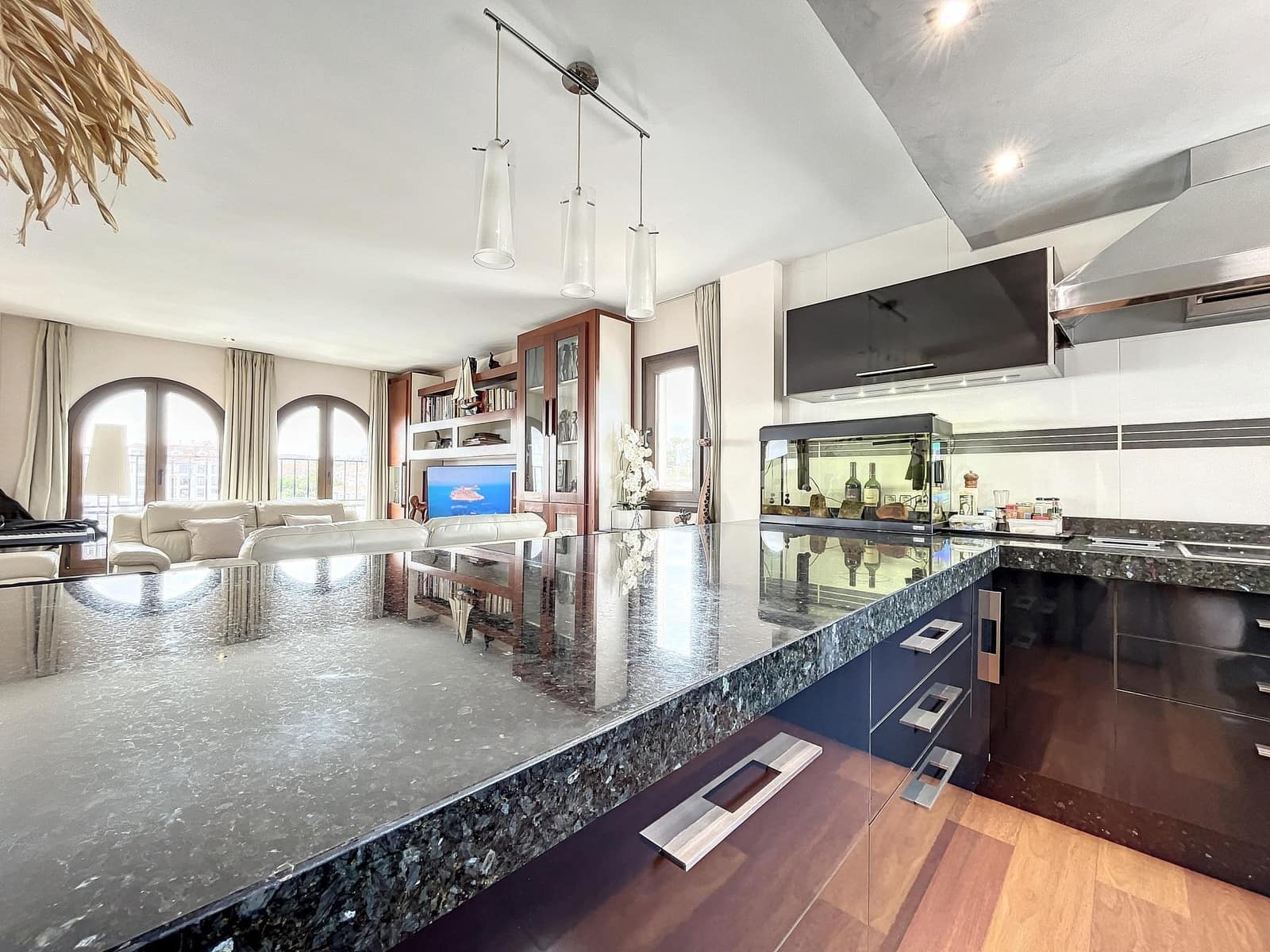 3 chambre Penthouse à vendre à La Duquesa / Puerto de la Duquesa avec garage - 695 000 € (Ref: 8359684)