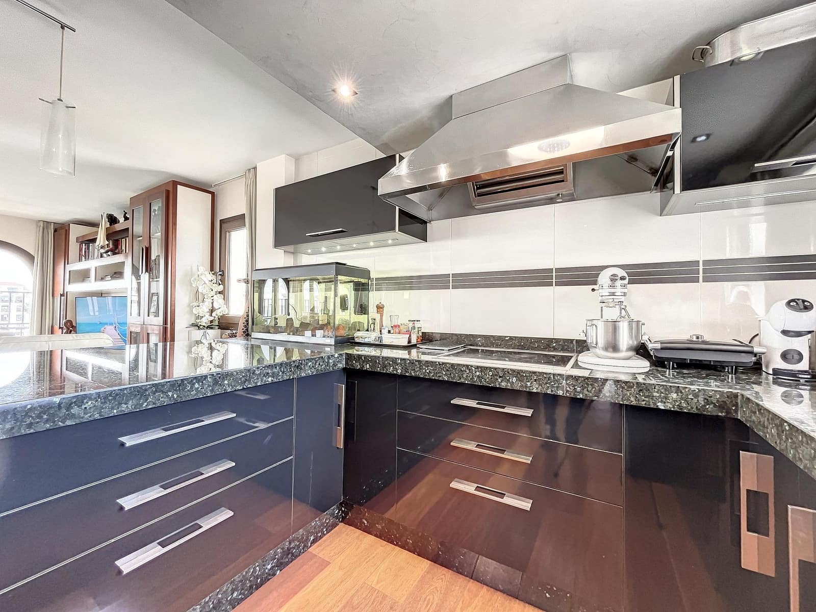 3 chambre Penthouse à vendre à La Duquesa / Puerto de la Duquesa avec garage - 695 000 € (Ref: 8359684)