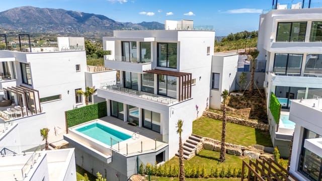 4 soverom Villa til salgs i Mijas Costa, Mijas med svømmebasseng garasje - € 1 150 000 (Ref: 8371071)