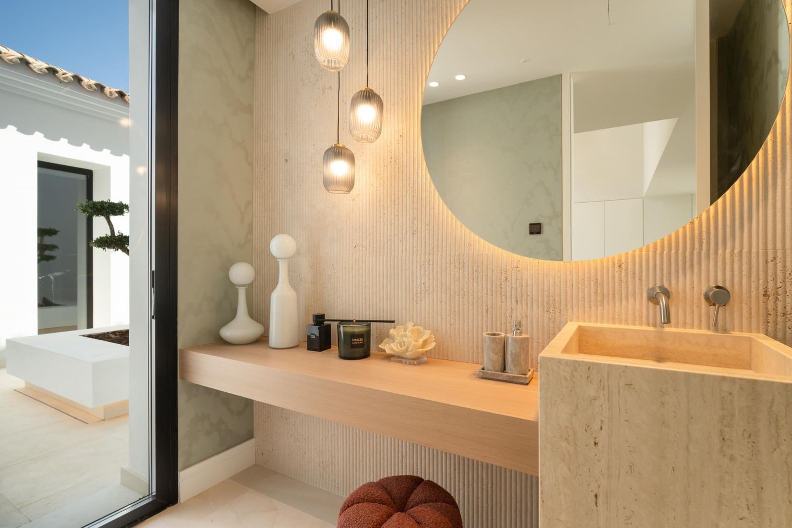 8 bedroom Villa for sale in Benahavis with pool garage - € 10,900,000 (Ref: 8383182)