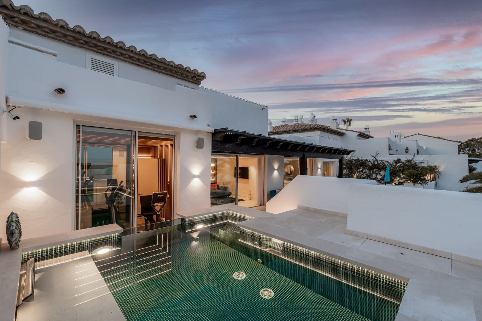 6 soverom Leilighet til salgs i Marbella med svømmebasseng garasje - € 19 900 000 (Ref: 8389220)