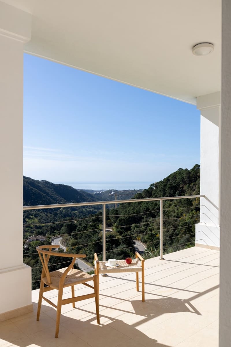 5 bedroom Villa for sale in Benahavis with pool garage - € 1,999,000 (Ref: 8392695)