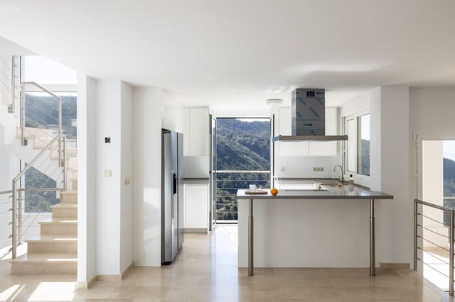 Chalet de 5 habitaciones en Benahavís en venta con piscina garaje - 1.999.000 € (Ref: 8392695)