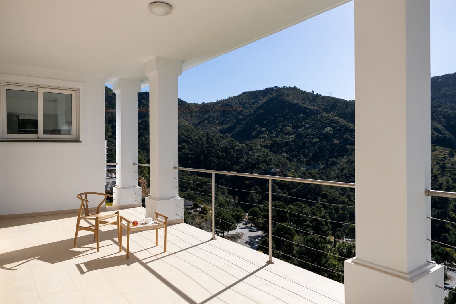 5 bedroom Villa for sale in Benahavis with pool garage - € 1,999,000 (Ref: 8392695)