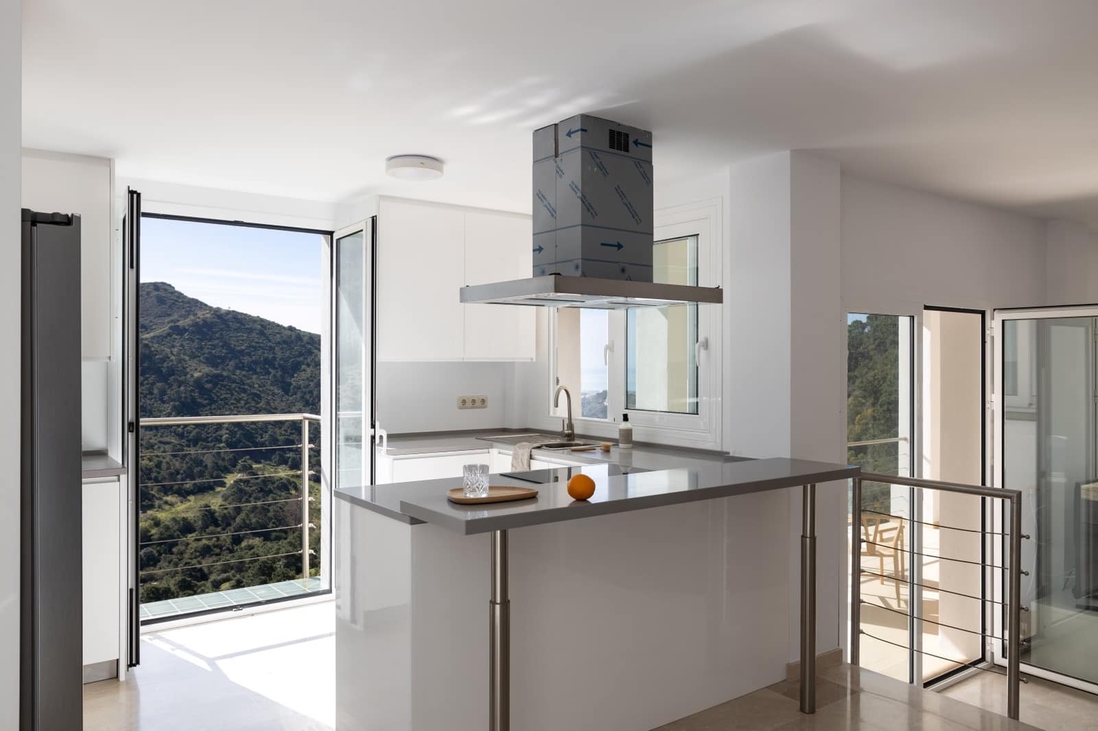 5 slaapkamer Villa te koop in Benahavis met zwembad garage - € 1.999.000 (Ref: 8392695)