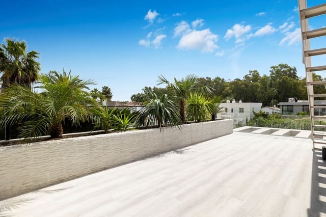 Chalet de 5 habitaciones en San Pedro de Alcantara, Marbella en venta con piscina garaje - 2.950.000 € (Ref: 8437085)