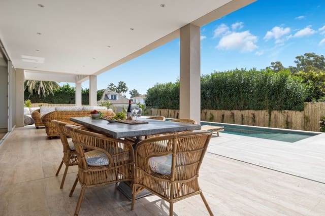 Chalet de 5 habitaciones en San Pedro de Alcantara, Marbella en venta con piscina garaje - 2.950.000 € (Ref: 8437085)