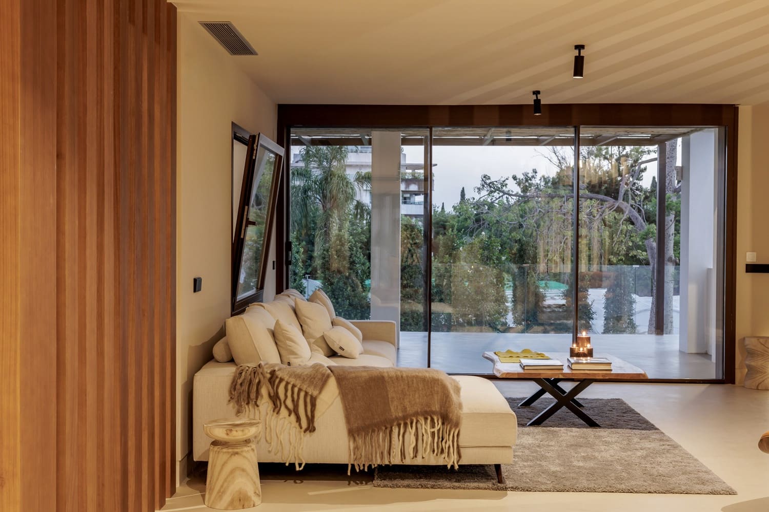 5 bedroom Villa for sale in Marbella with pool garage - € 4,995,000 (Ref: 8442578)