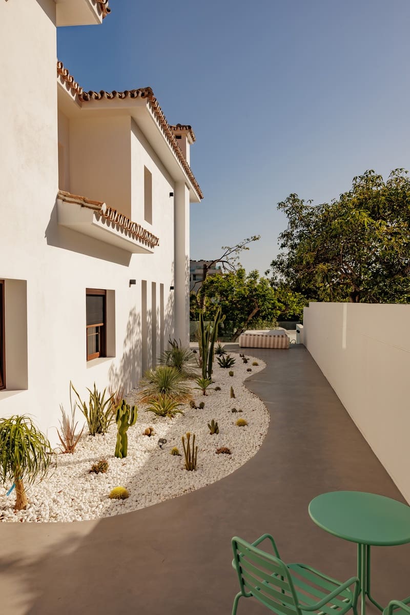 5 bedroom Villa for sale in Marbella with pool garage - € 4,995,000 (Ref: 8442578)