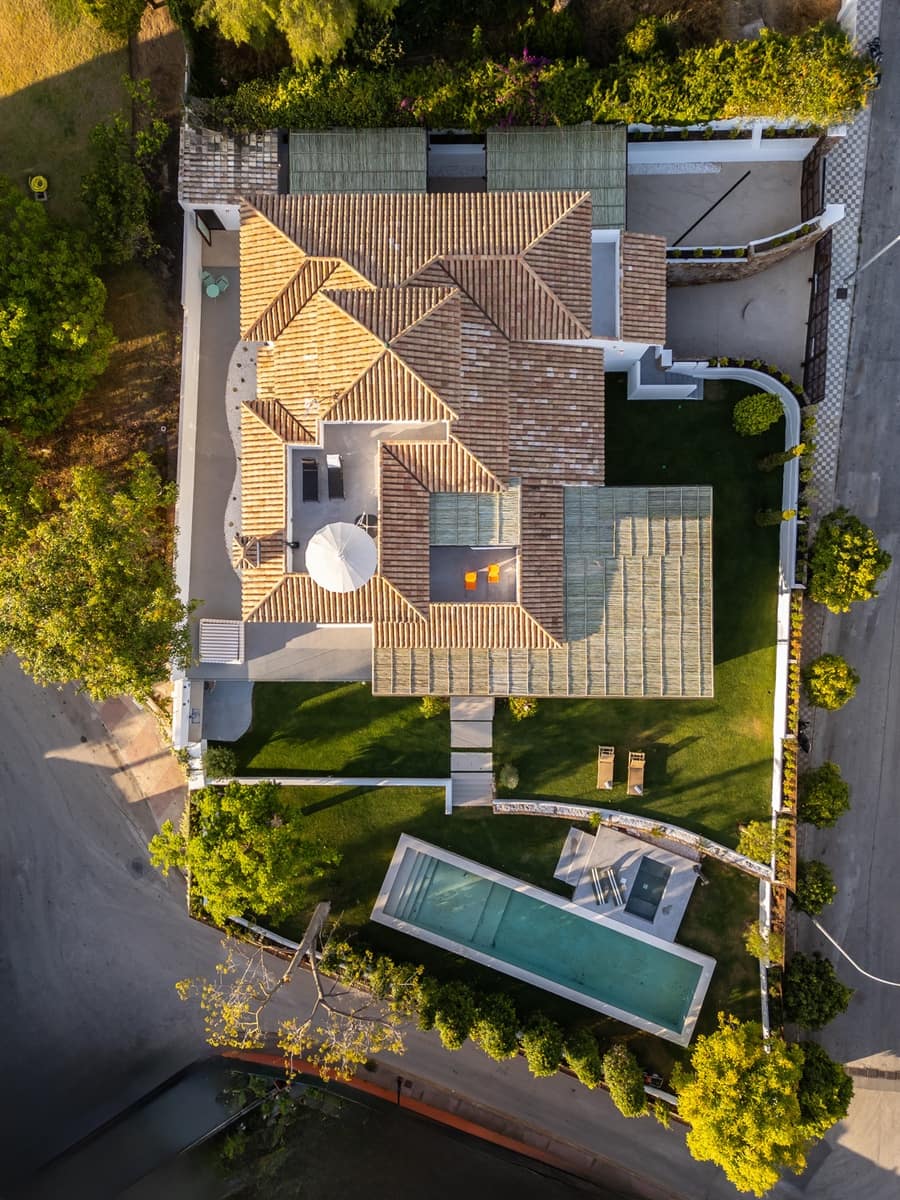 5 bedroom Villa for sale in Marbella with pool garage - € 4,995,000 (Ref: 8442578)