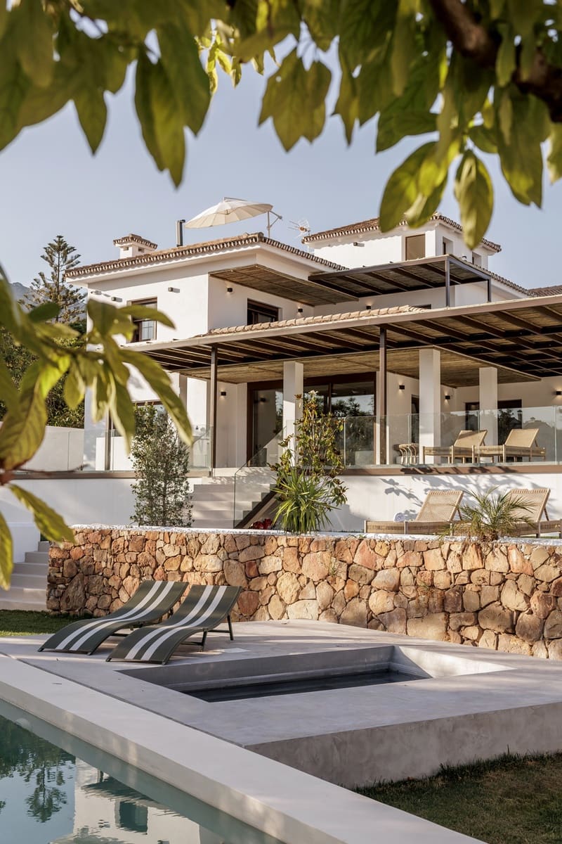5 bedroom Villa for sale in Marbella with pool garage - € 4,995,000 (Ref: 8442578)