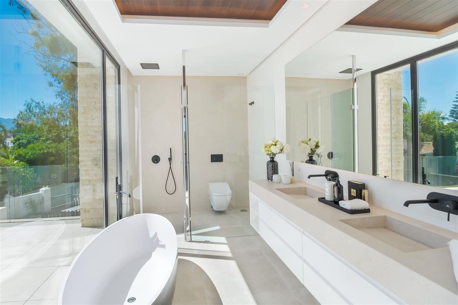 4 makuuhuone Huvila myytävänä paikassa Marbella mukana uima-altaan 
autotalli - 4 750 000 € (Ref: 8450138)