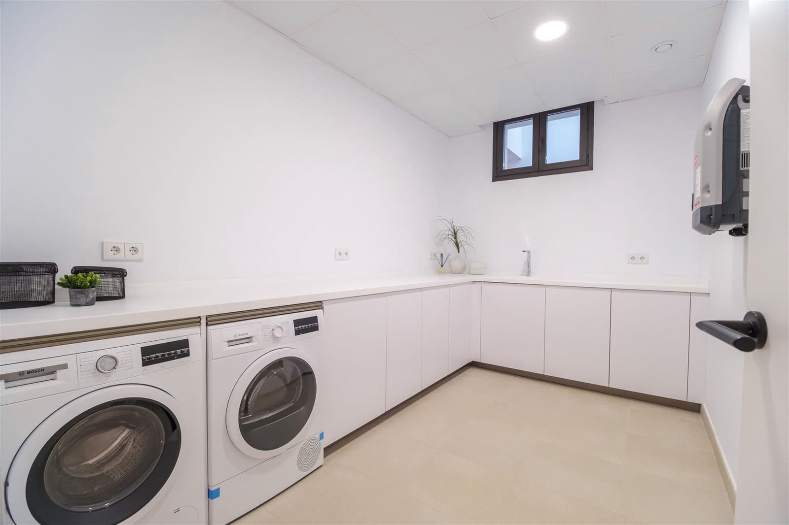 4 makuuhuone Huvila myytävänä paikassa Marbella mukana uima-altaan 
autotalli - 4 750 000 € (Ref: 8450138)