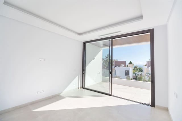 4 bedroom Villa for sale in Marbella with pool garage - € 4,300,000 (Ref: 8450139)