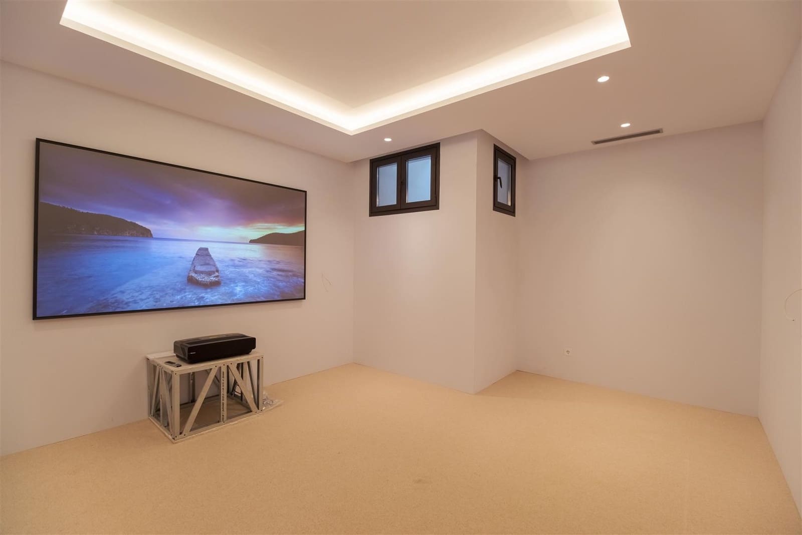 4 bedroom Villa for sale in Marbella with pool garage - € 4,300,000 (Ref: 8450139)