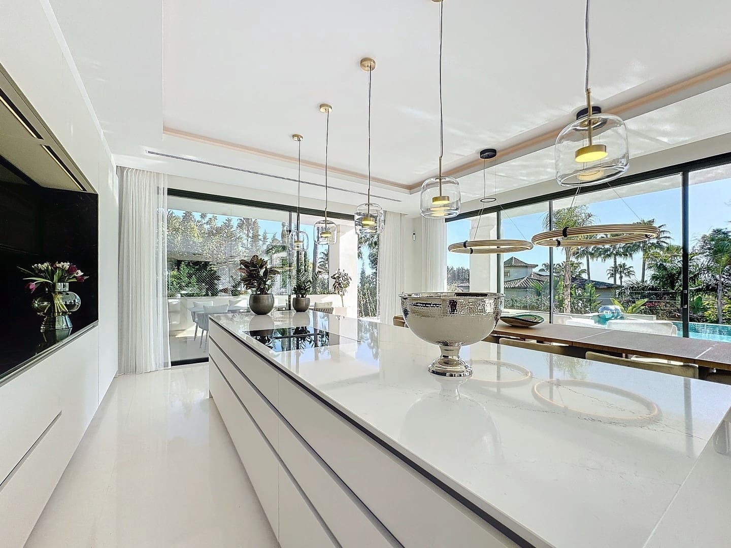 7 slaapkamer Villa te koop in Marbella met zwembad garage - € 11.880.000 (Ref: 8452092)