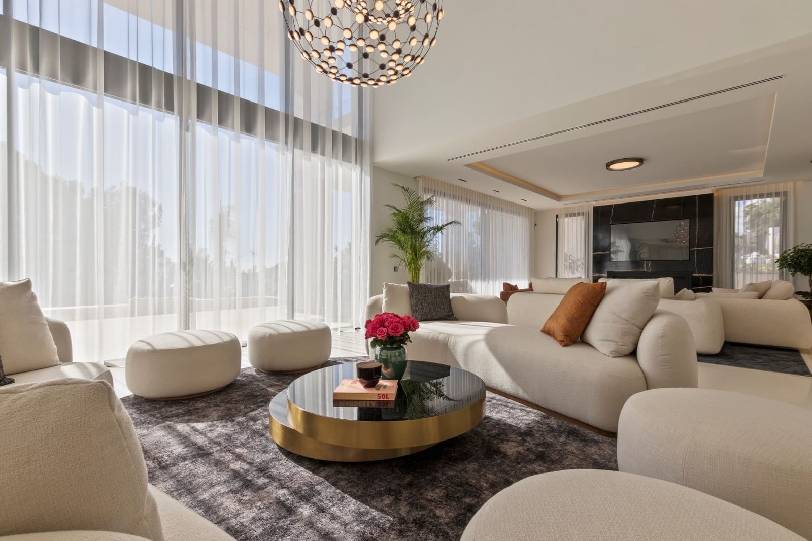 7 slaapkamer Villa te koop in Marbella met zwembad garage - € 11.880.000 (Ref: 8452092)