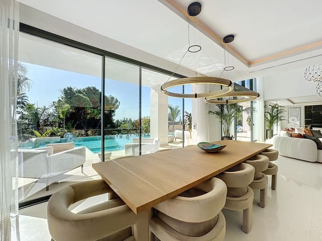 Chalet de 7 habitaciones en Marbella en venta con piscina garaje - 11.880.000 € (Ref: 8452092)