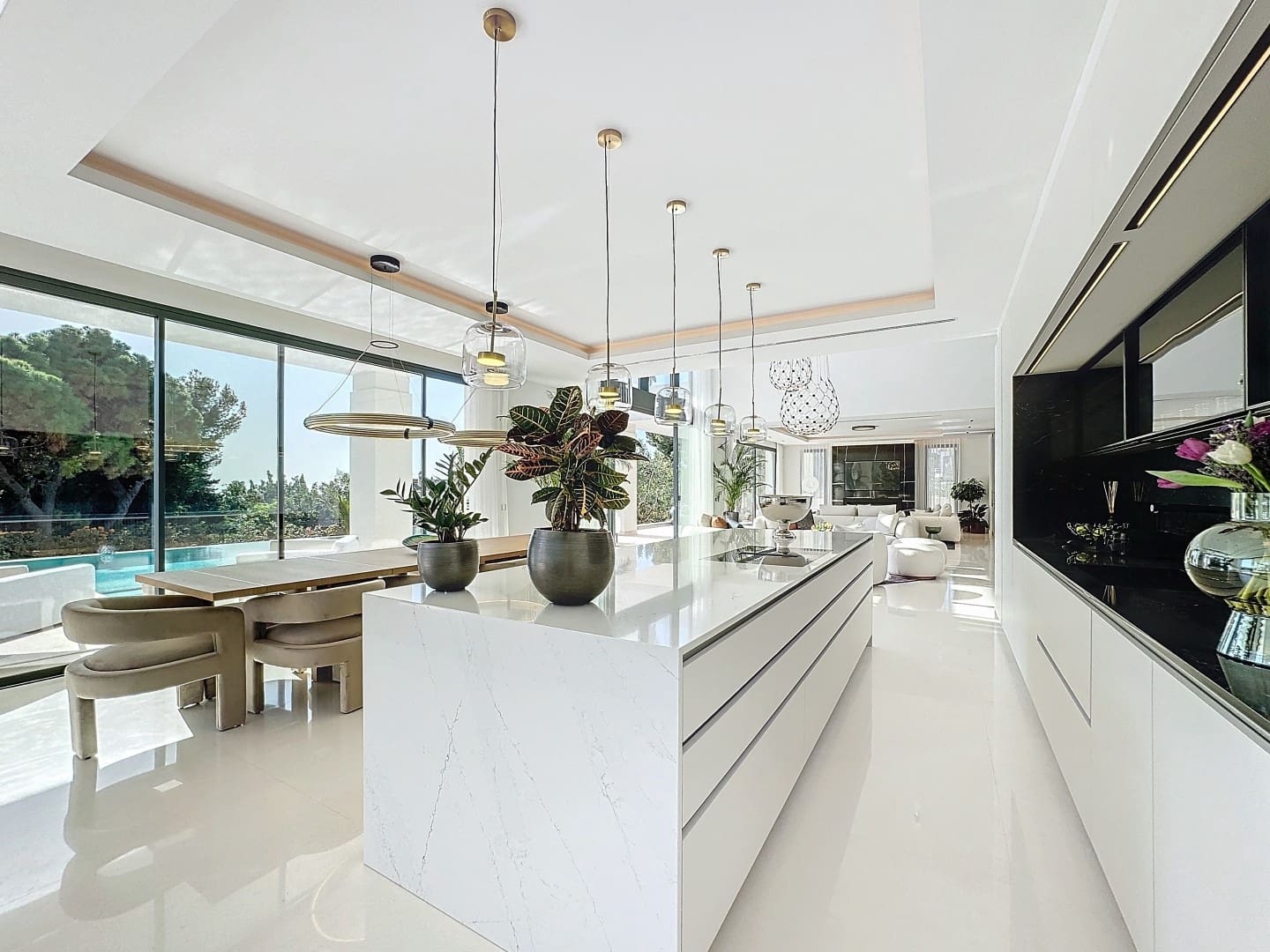 7 Zimmer Villa zu verkaufen in Marbella mit Pool Garage - 11.880.000 € (Ref: 8452092)