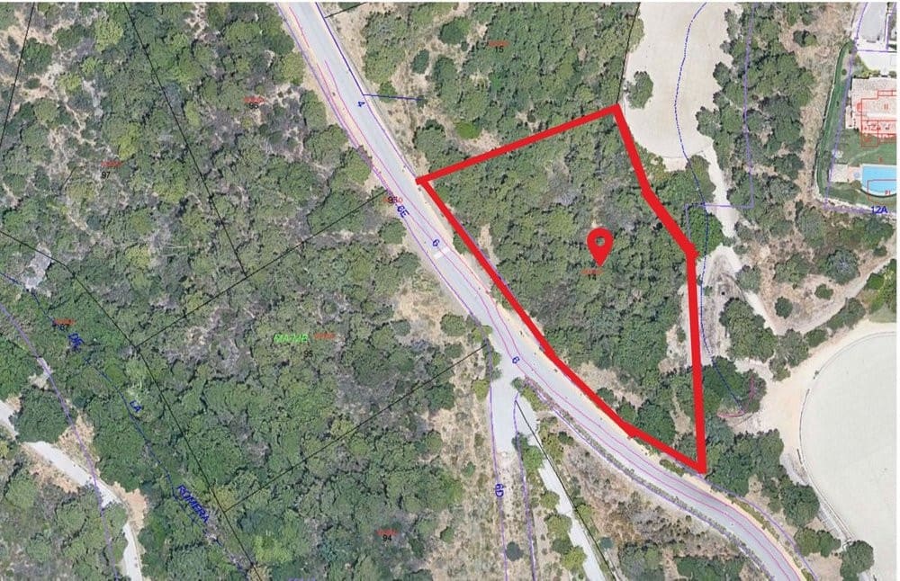 Terreno para Construção para venda em Benahavis - 670 000 € (Ref: 8457027)