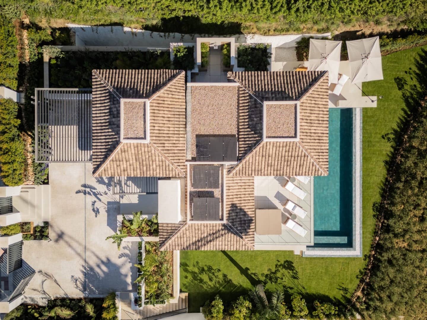 4 soverom Villa til salgs i Golden Mile med svømmebasseng garasje - € 4 850 000 (Ref: 8463792)