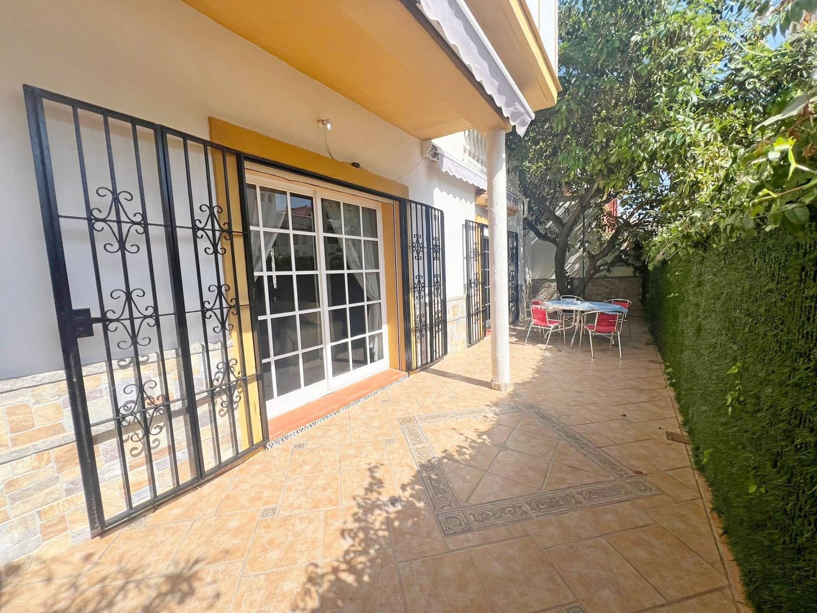 2 soveværelse Villa til salg i Torremolinos med garage - € 625.000 (Ref: 8500211)