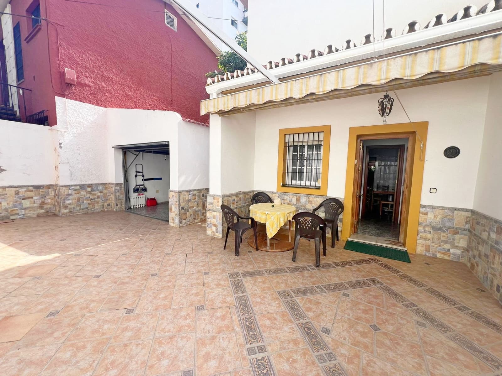 2 soveværelse Villa til salg i Torremolinos med garage - € 625.000 (Ref: 8500211)